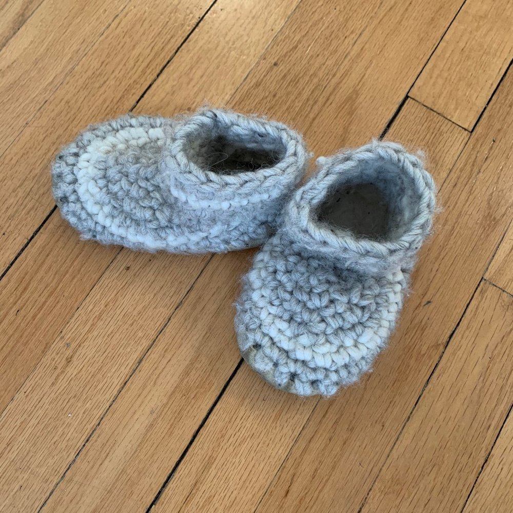 Hand made wool toddler slippers sz 6